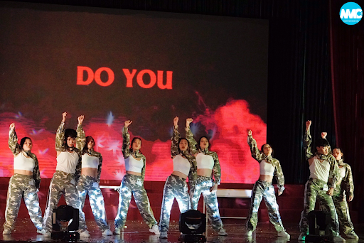 Chuyên Nguyễn Trãi bùng nổ tại Hội thi văn nghệ “Tự hào tuổi trẻ thế hệ Hồ Chí Minh” và Chung Kết Nhóm Nhảy 2022  cấp Tỉnh